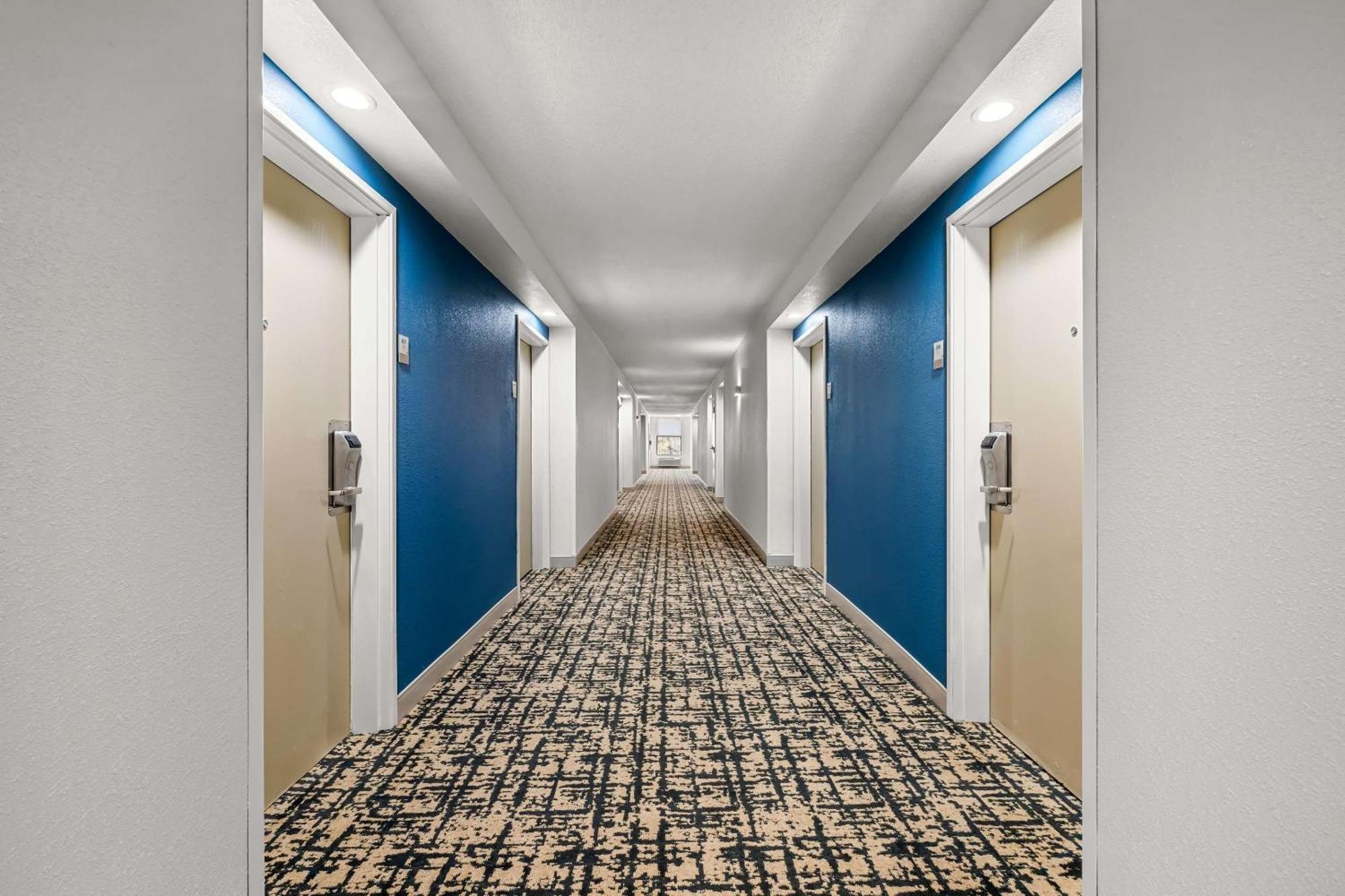 Clarion Pointe Hotel Archdale Exterior photo